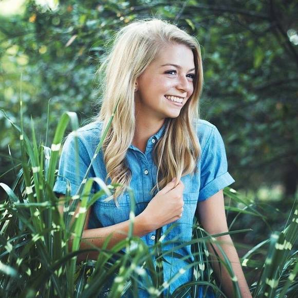 Meet your Posher, Carly - Picture 1 of 1